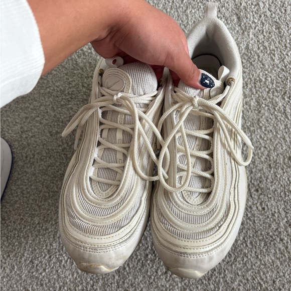 Nike air maxes - Picture 2 of 4